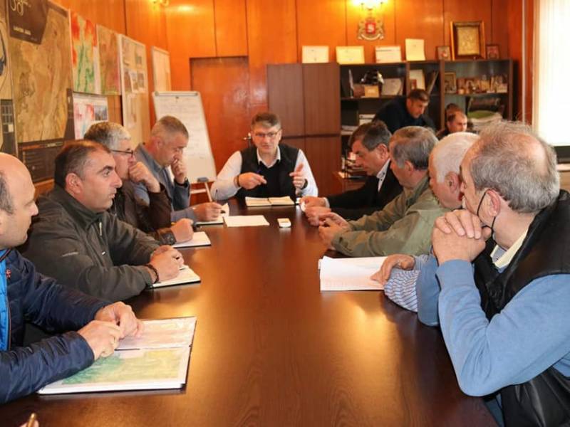 აგერის მუნიციპალიტეტის მერი გიორგი ნემსაძე, მოადგილეებთან-ერთად მეწარმეებს შეხვდა